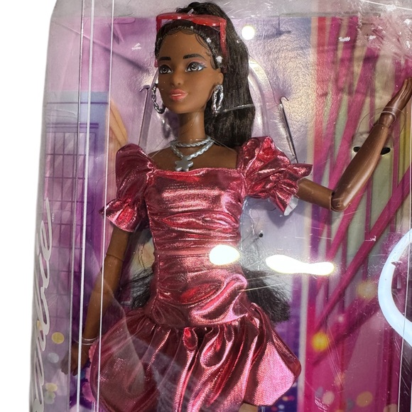 Mattel Barbie Deluxe Style Doll in Shimmering Pink Outfit - Picture 2 of 4